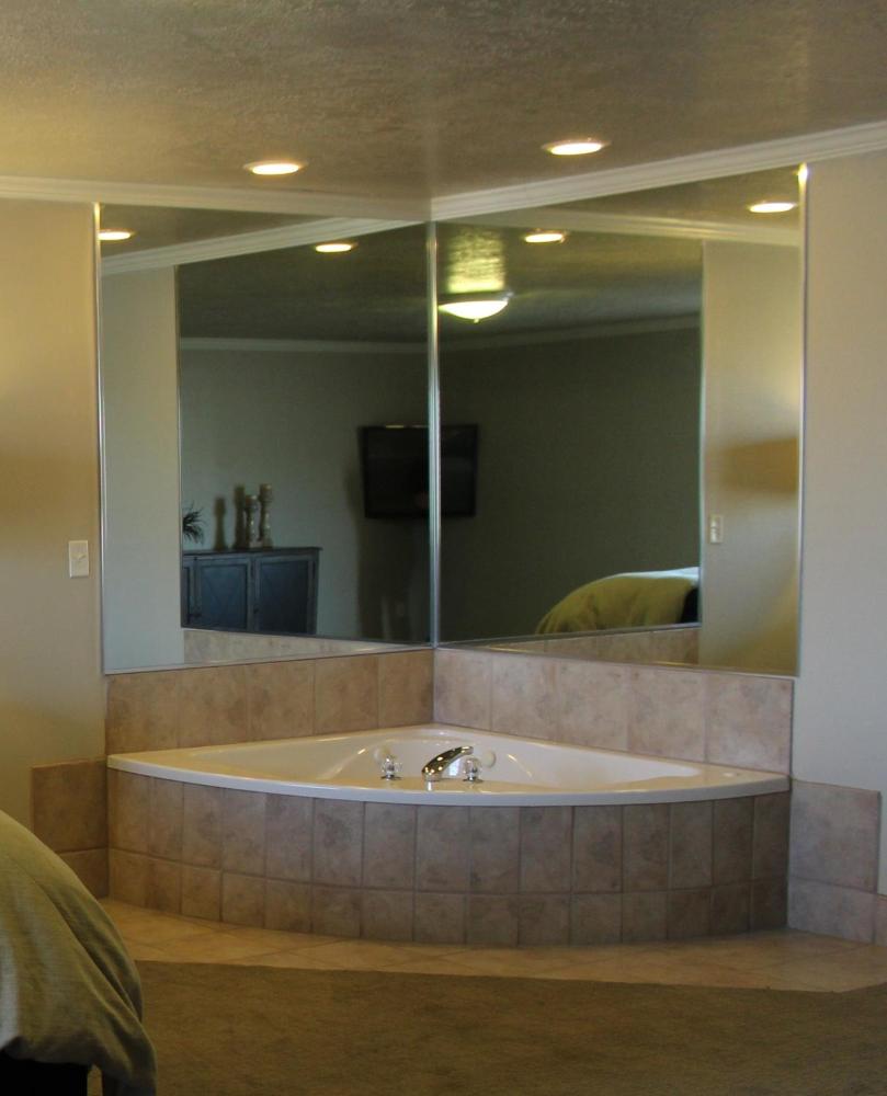 Deluxe King Suite interior